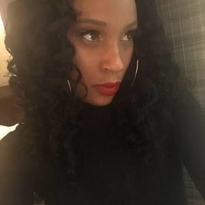 Meet your Posher, Tenesha